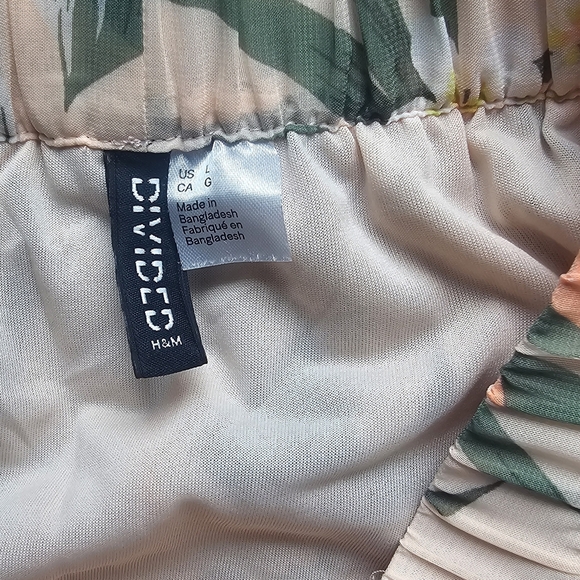 H&M Divided Floral Midi Skirt – Tropical Print, Size Large - Picture 6 of 11